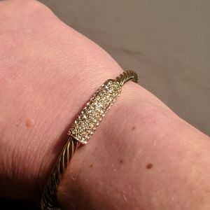 Bangle bracelet